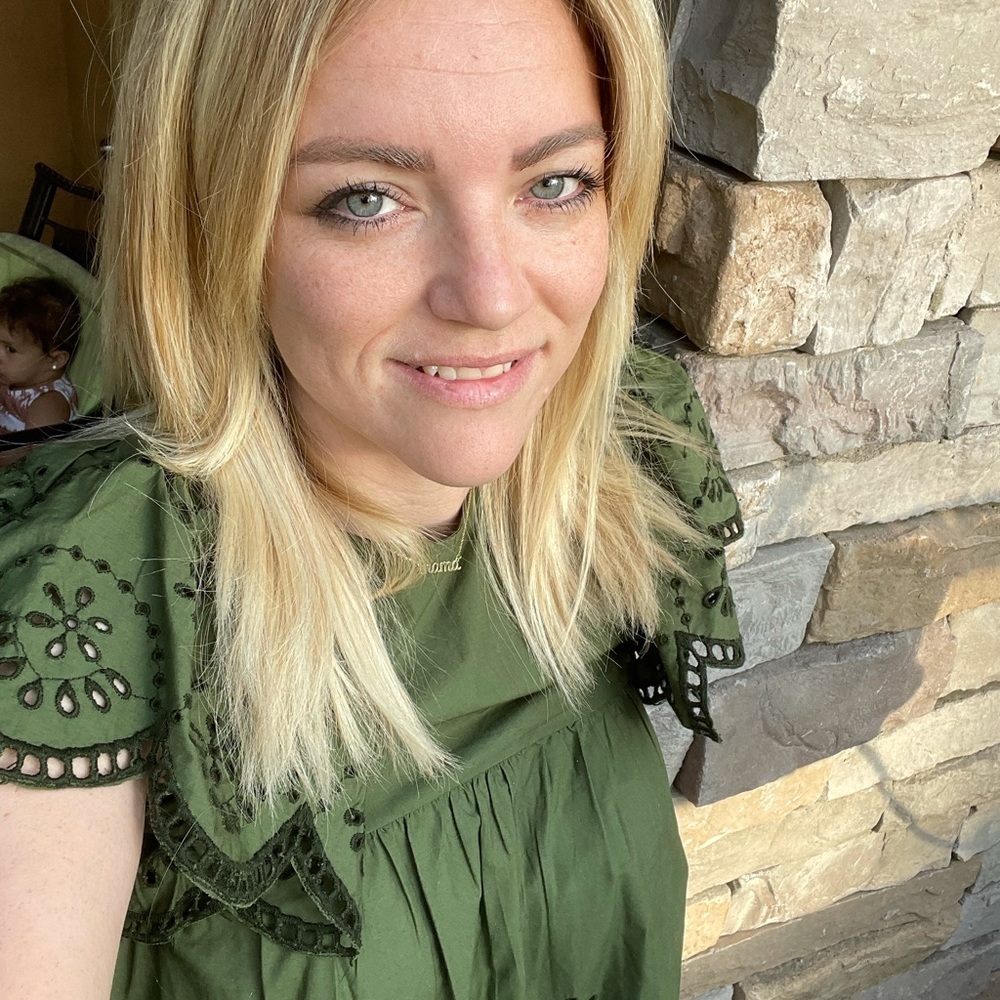 Meet your Posher, Crystal